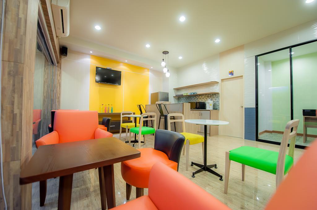 Full House Hotel Bangkok Ngoại thất bức ảnh