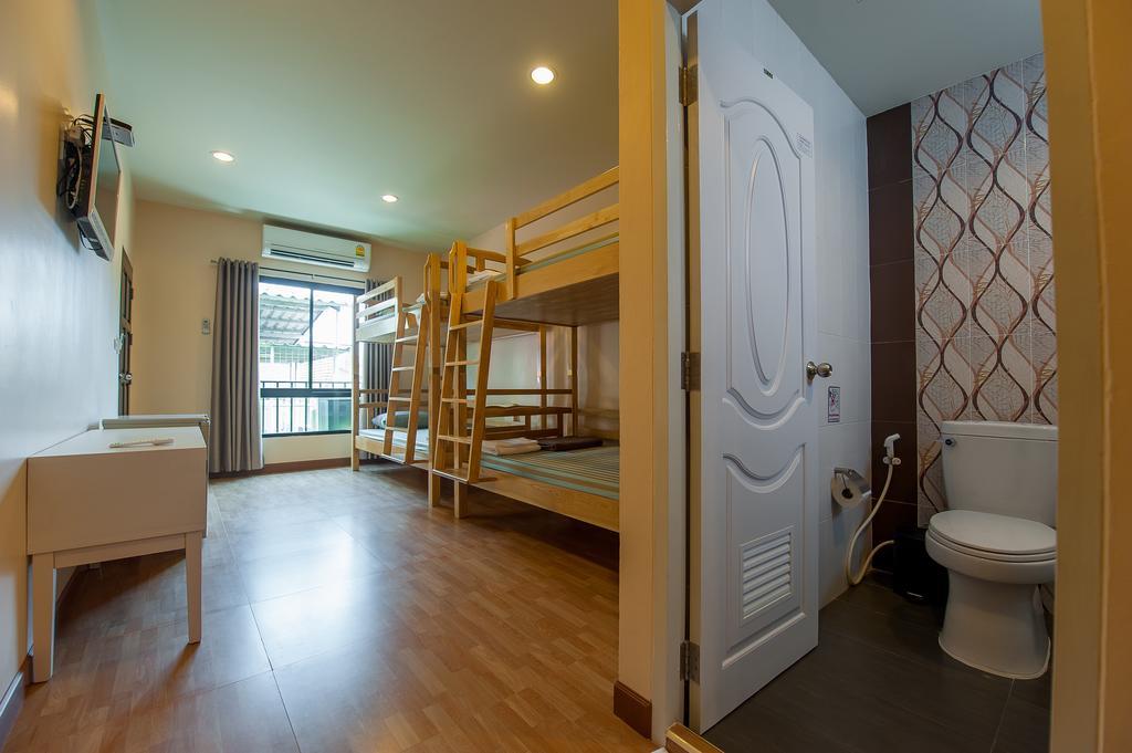 Full House Hotel Bangkok Ngoại thất bức ảnh