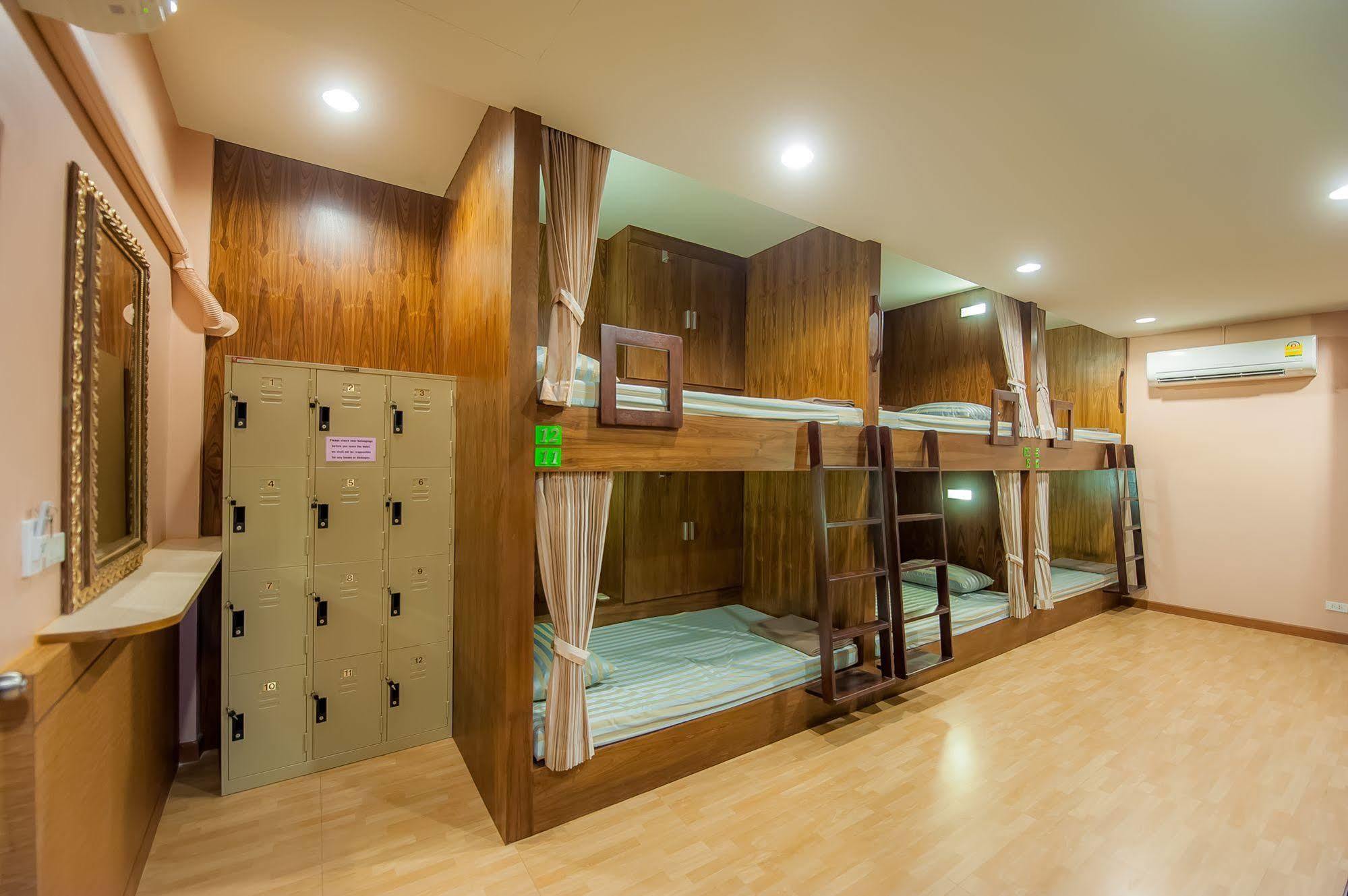 Full House Hotel Bangkok Ngoại thất bức ảnh