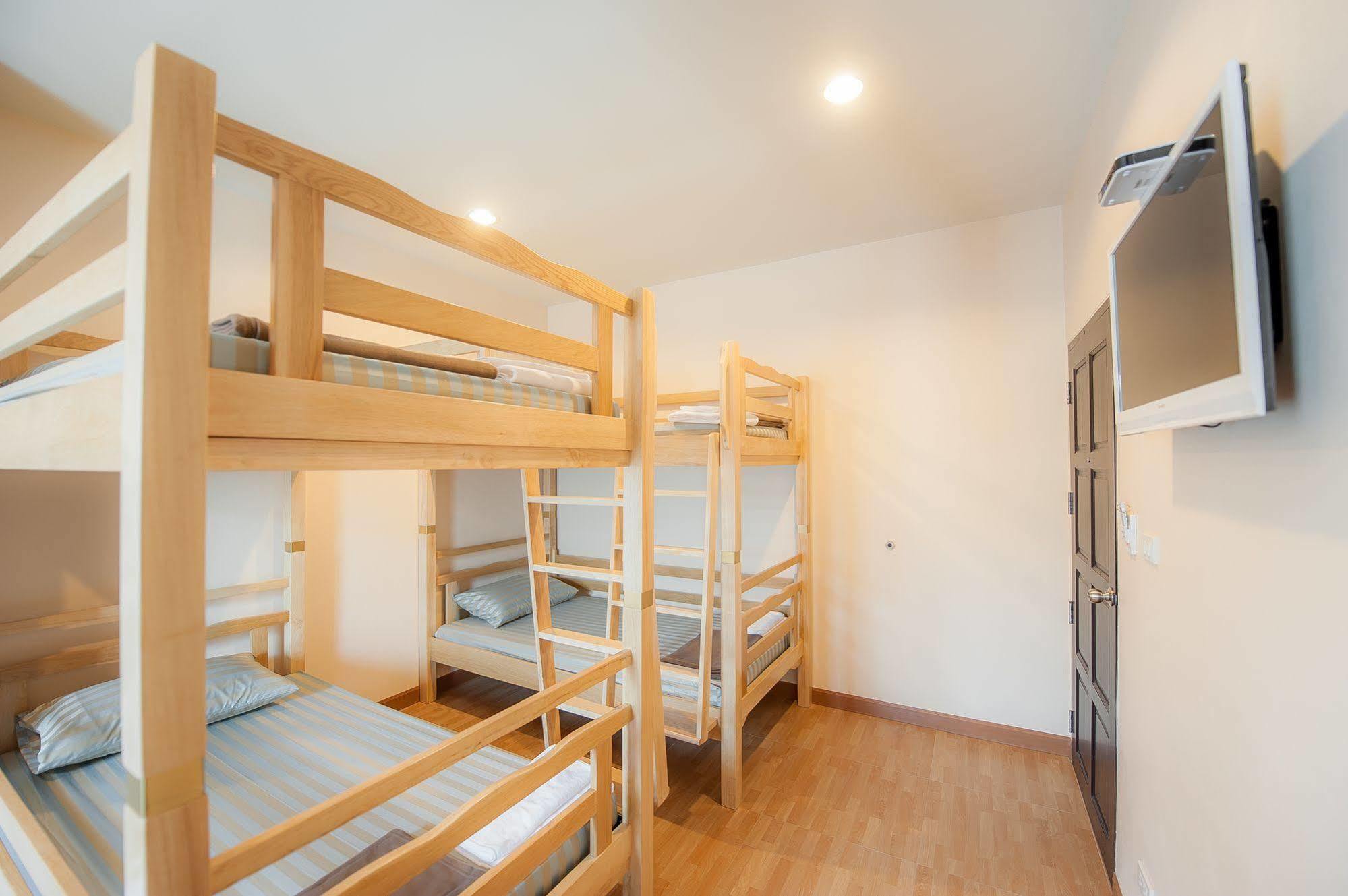 Full House Hotel Bangkok Ngoại thất bức ảnh