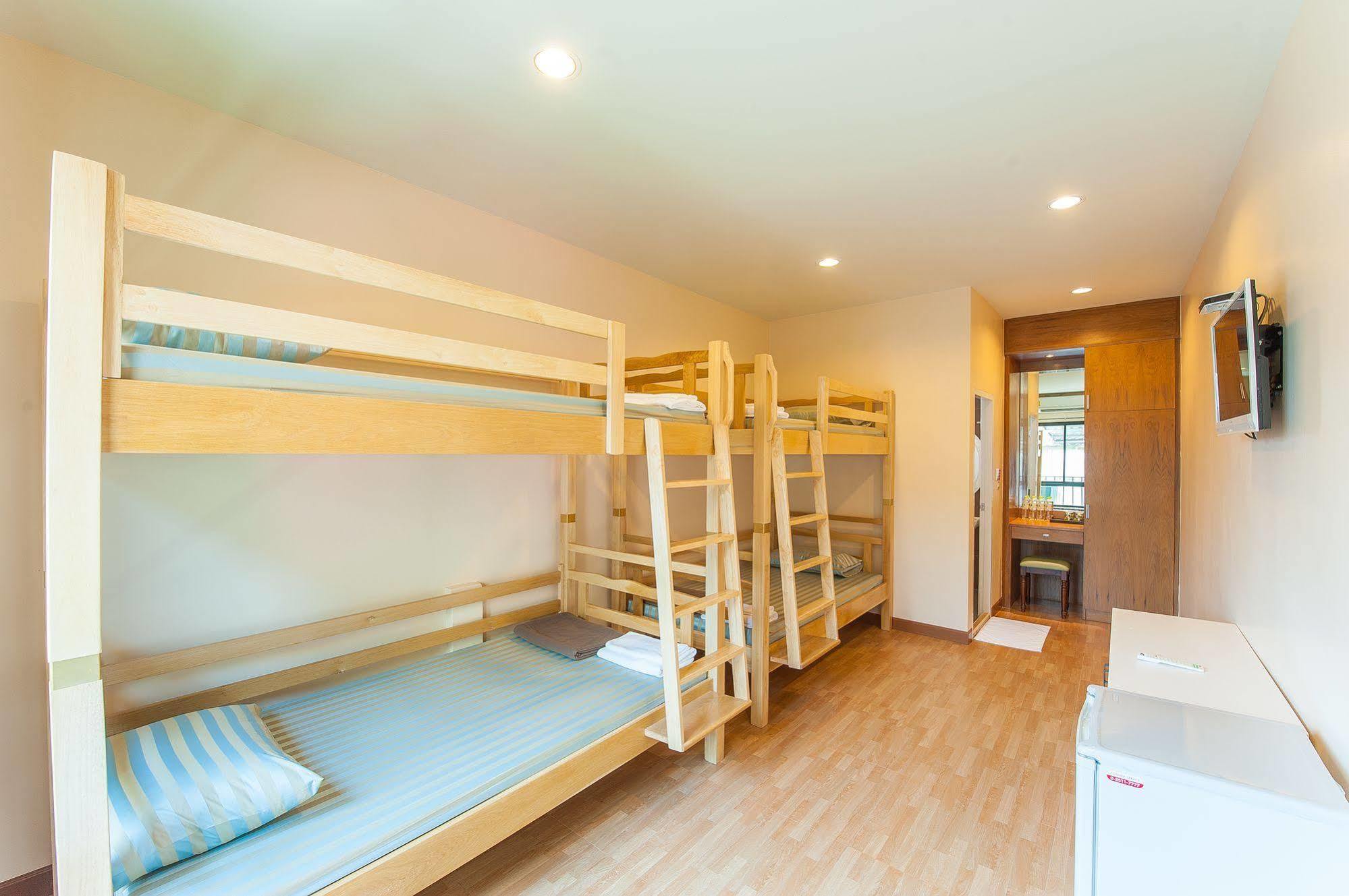 Full House Hotel Bangkok Ngoại thất bức ảnh