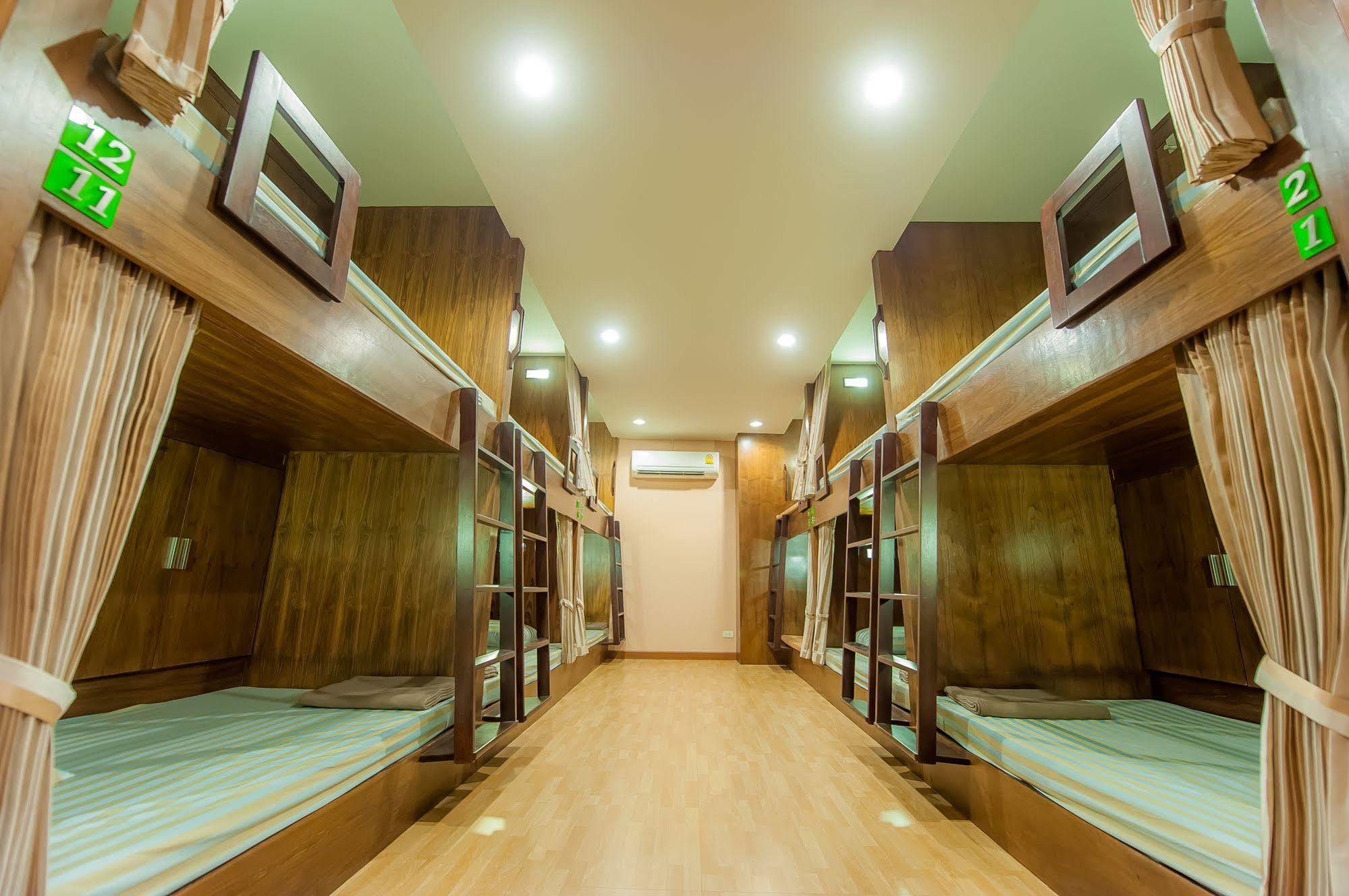 Full House Hotel Bangkok Ngoại thất bức ảnh