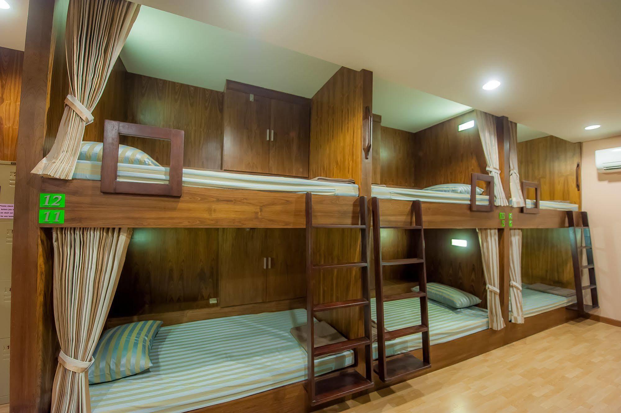 Full House Hotel Bangkok Ngoại thất bức ảnh